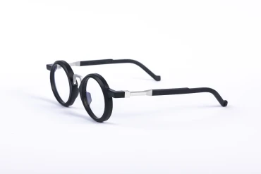_V5A1673_002_DIECIDECIMI_GLASSTYLIST_Vava_Eyewea_White_Label_WL0043_Black_Nero_Matt_