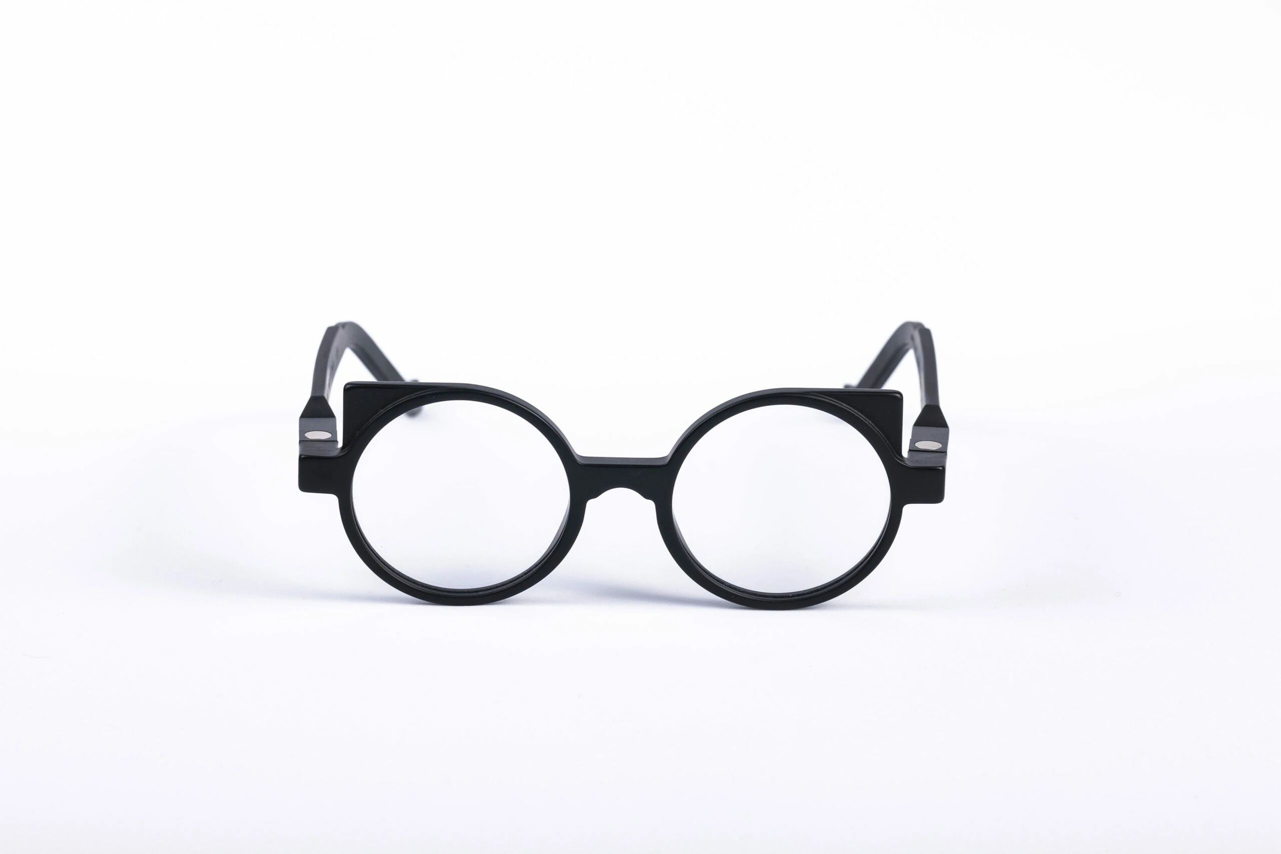 _V5A1680_001_DIECIDECIMI_GLASSTYLIST_Vava_Eyewea_White_Label_WL0009_Black_Nero_Matt_