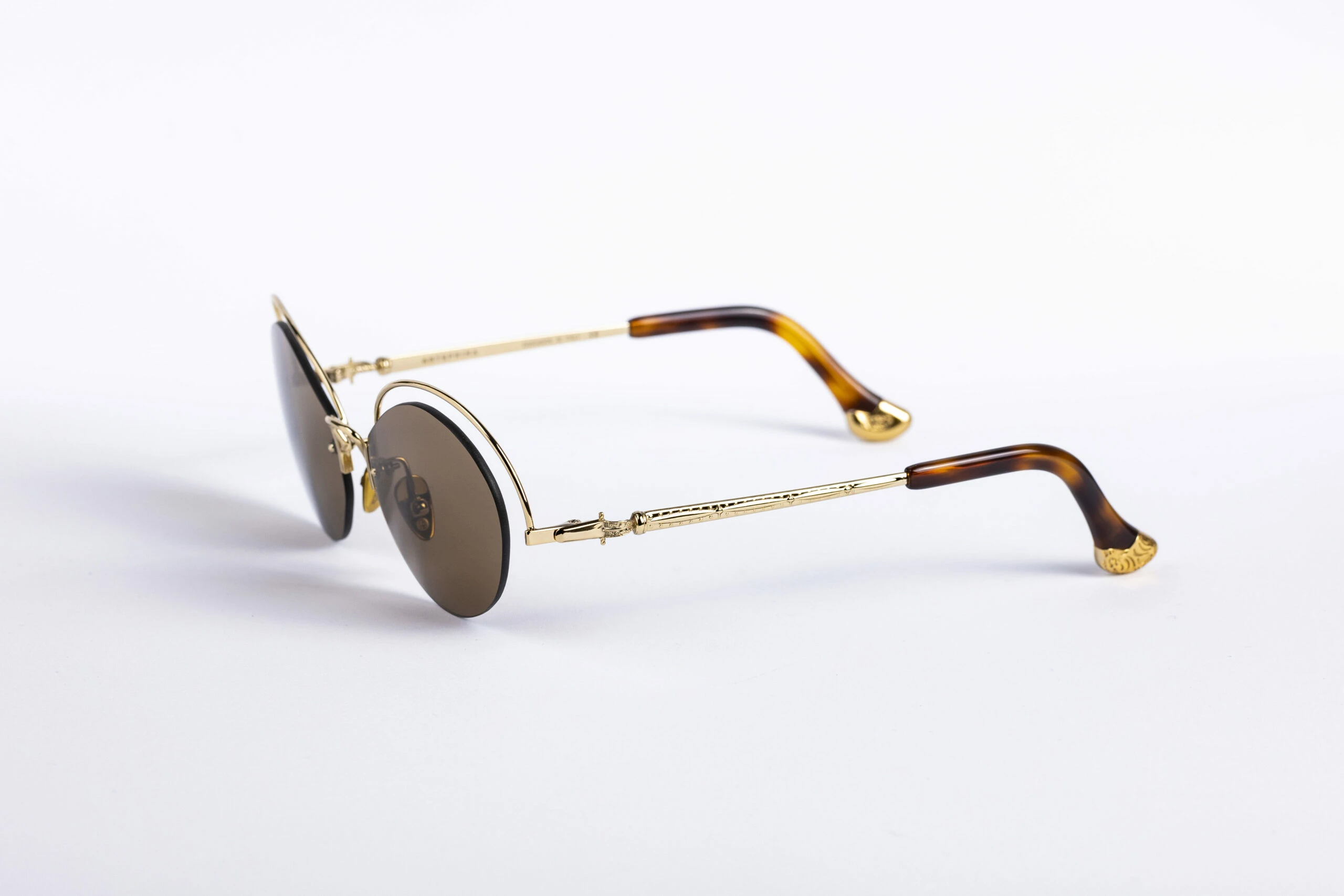 _V5A1733_002_DIECIDECIMI_GLASSTYLIST_Pugnale_Anteprima_Gloriosa_386S__oro_