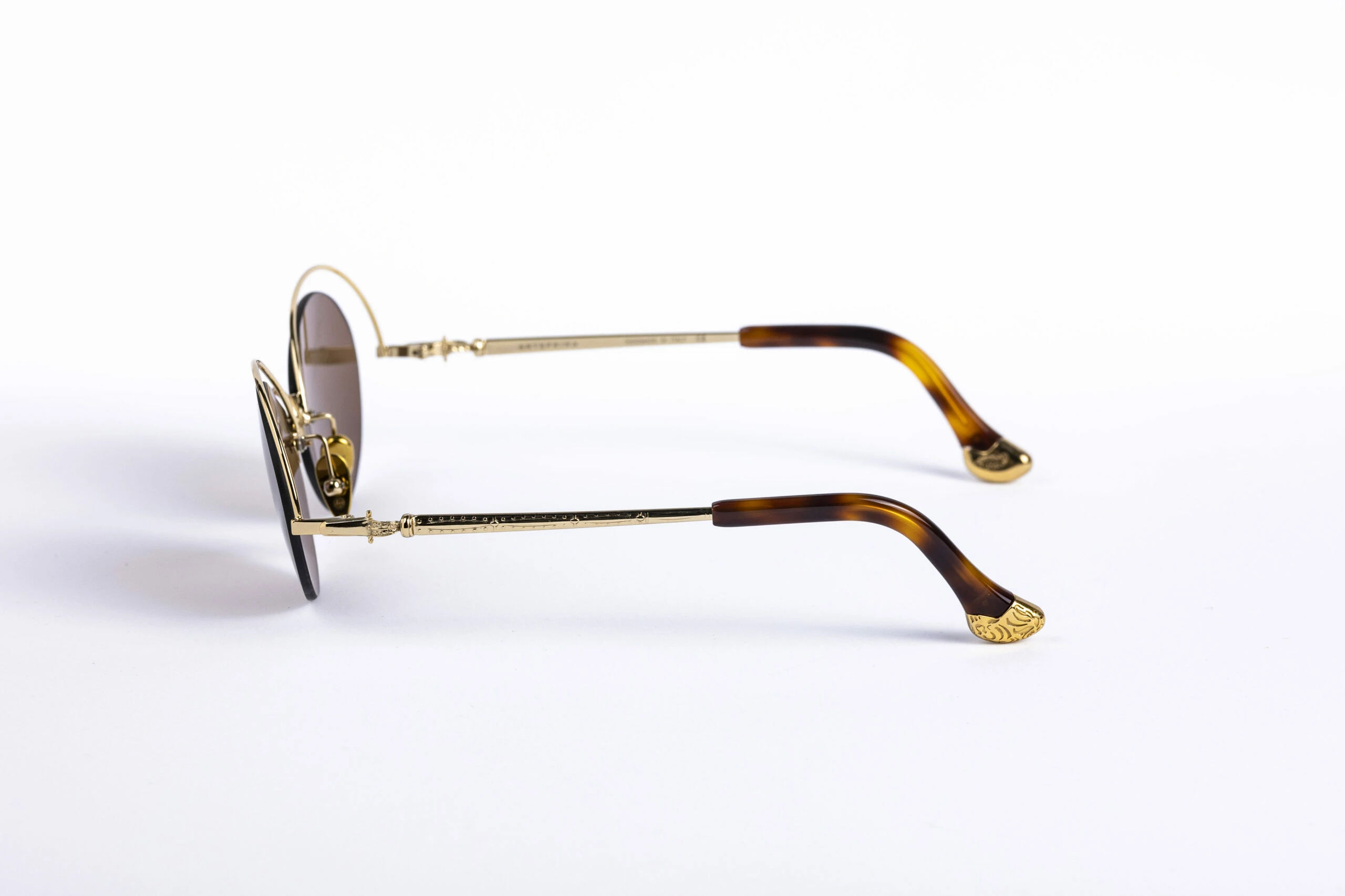 _V5A1734_003_DIECIDECIMI_GLASSTYLIST_Pugnale_Anteprima_Gloriosa_386S__oro_