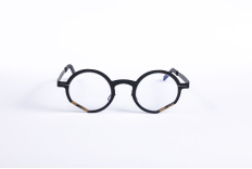 _V5A1784_001_DIECIDECIMI_GLASSTYLIST_Pugnale_Nina_296_164_nero_oro_