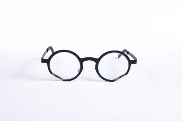 _V5A1784_001_DIECIDECIMI_GLASSTYLIST_Pugnale_Nina_296_164_nero_oro_
