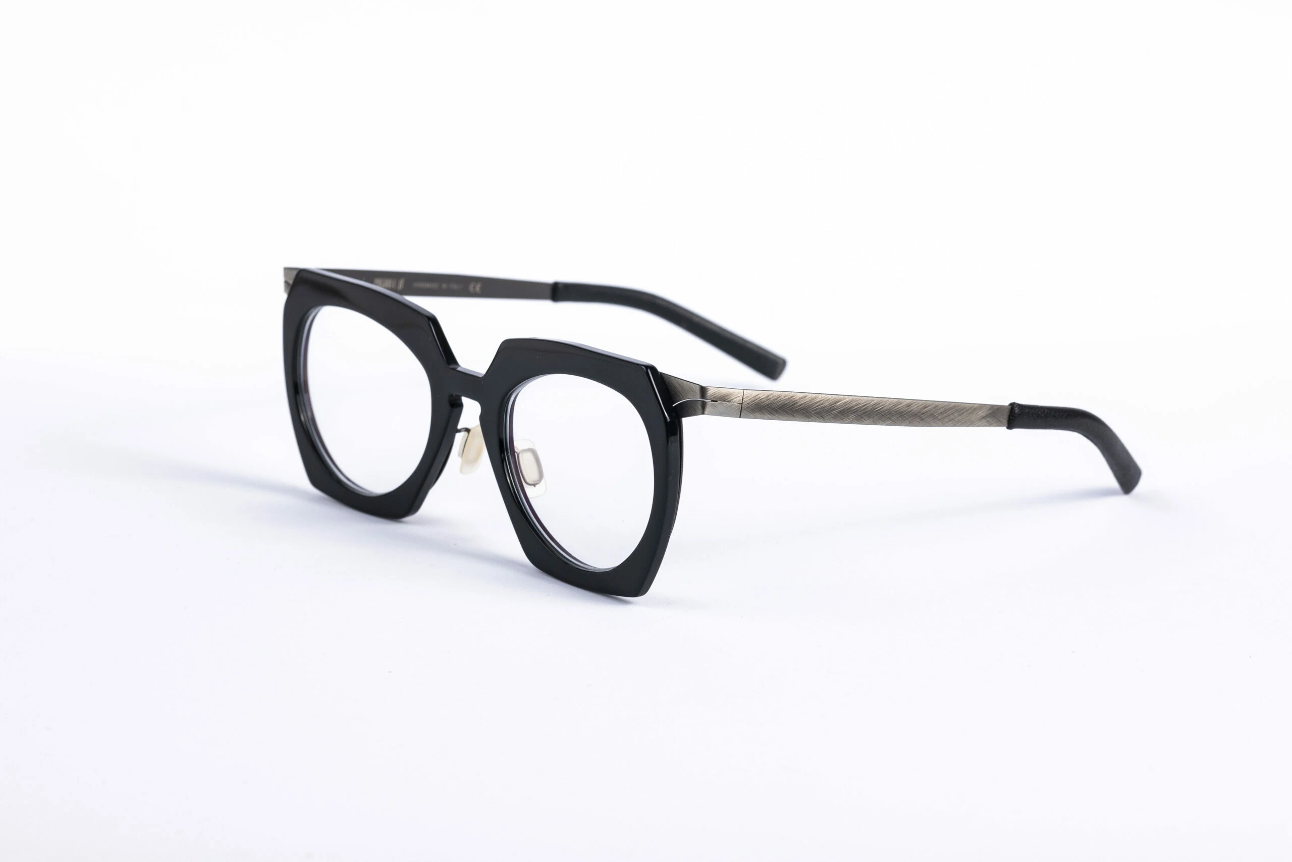 _V5A1843_002_DIECIDECIMI_GLASSTYLIST_Pugnale_Sgarbata_311v_161_nero_