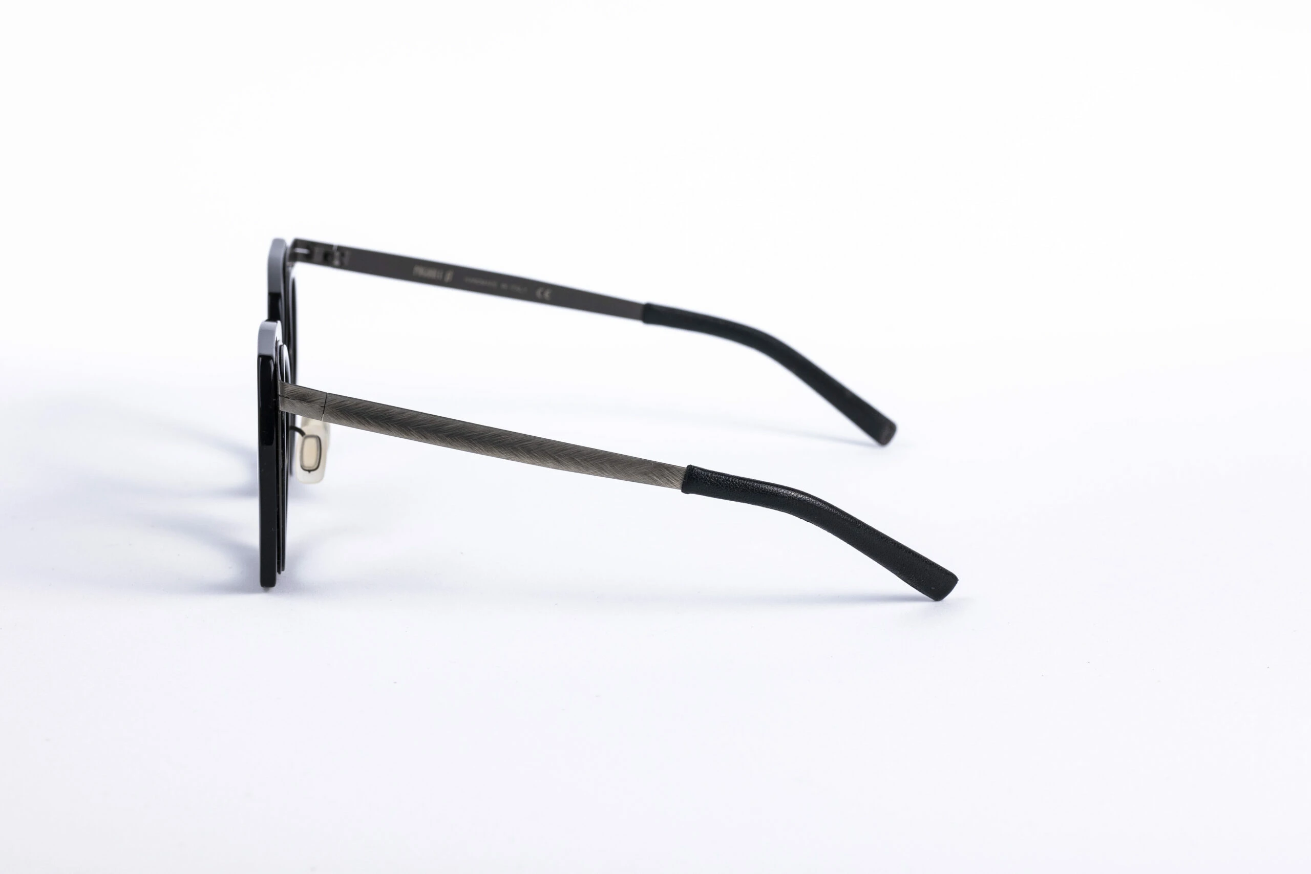 _V5A1845_003_DIECIDECIMI_GLASSTYLIST_Pugnale_Sgarbata_311v_161_nero_