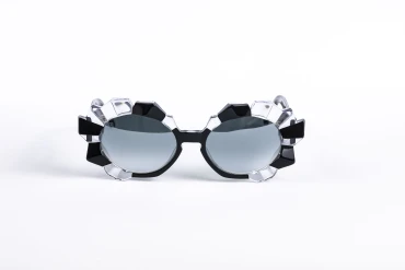 _V5A1928_001_DIECIDECIMI_GLASSTYLIST_Oscar_Mamoi_Crystalline_02__