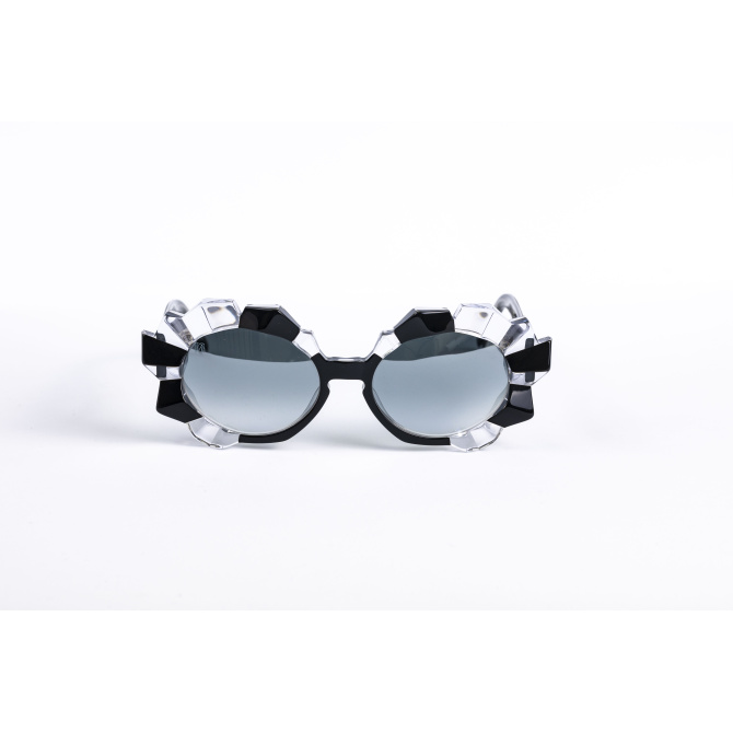 _V5A1928_001_DIECIDECIMI_GLASSTYLIST_Oscar_Mamoi_Crystalline_02__