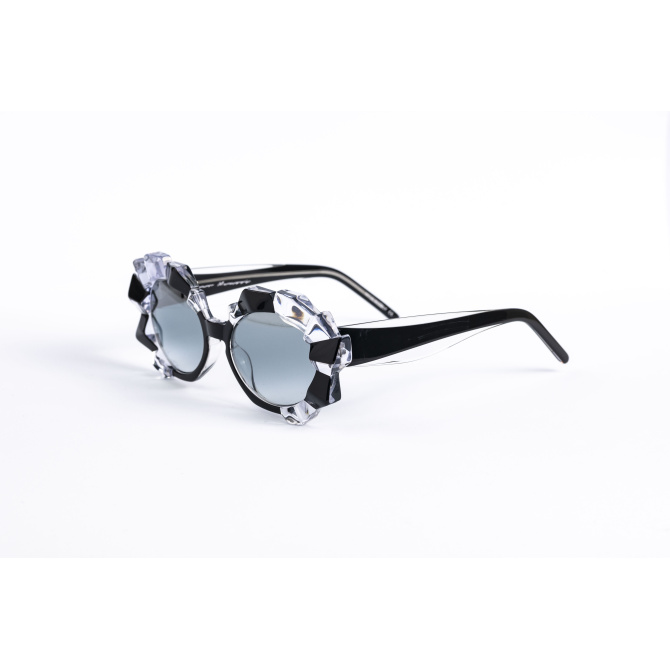 _V5A1929_002_DIECIDECIMI_GLASSTYLIST_Oscar_Mamoi_Crystalline_02_