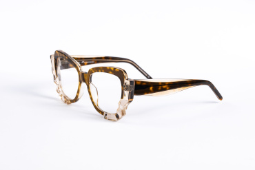 _V5A1935_002_DIECIDECIMI_GLASSTYLIST_Oscar_Mamoi_Medulla_03_