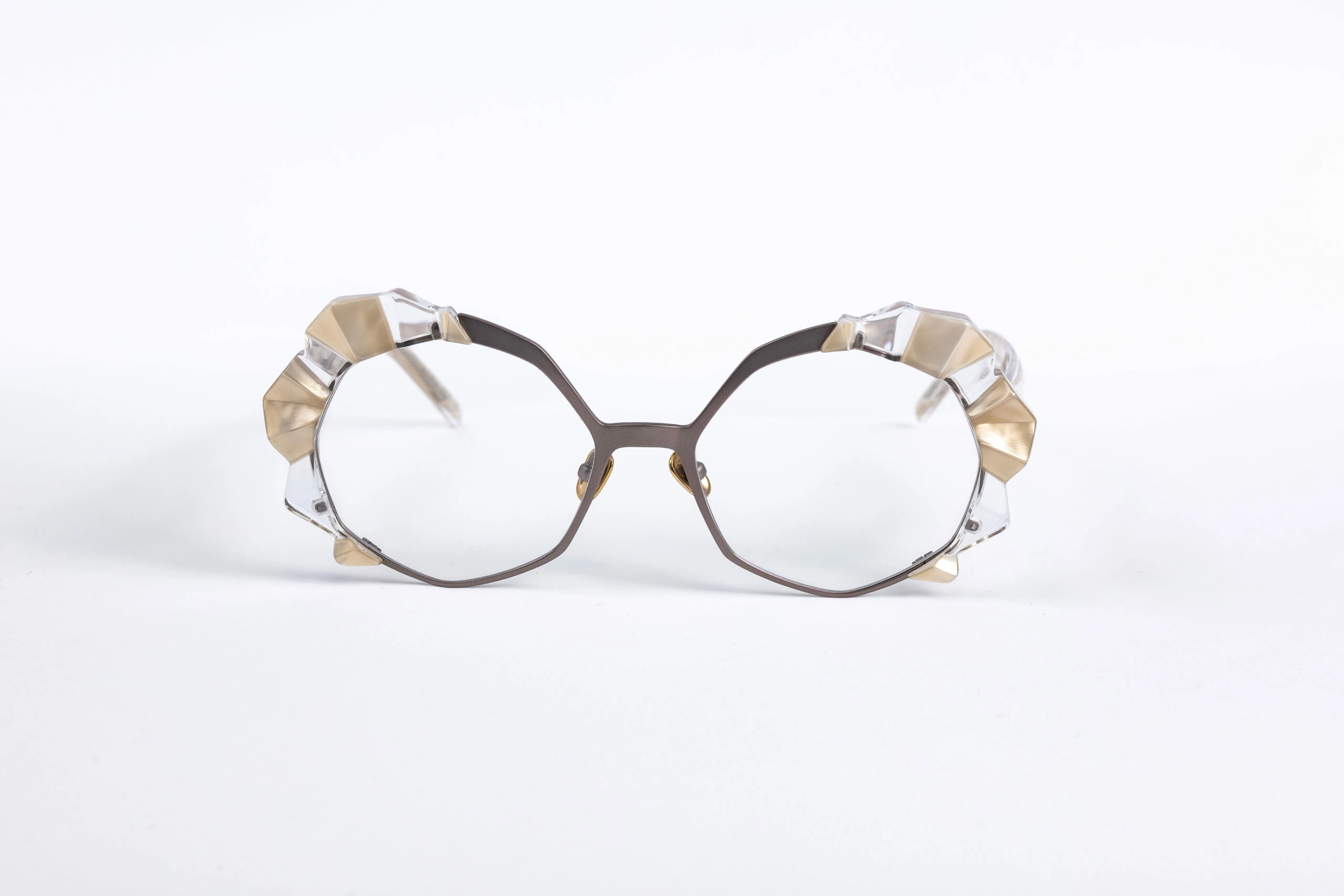 _V5A1940_001_DIECIDECIMI_GLASSTYLIST_Oscar_Mamoi_Oceania_04__
