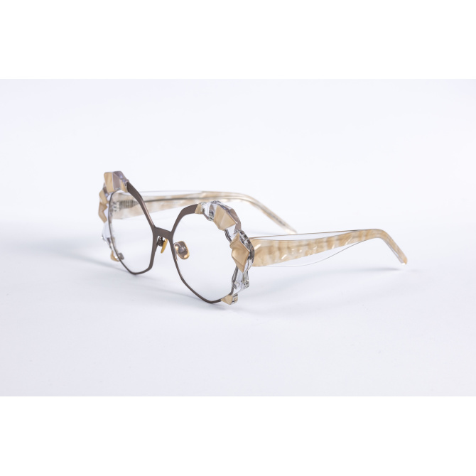 _V5A1941_002_DIECIDECIMI_GLASSTYLIST_Oscar_Mamoi_Oceania_04_