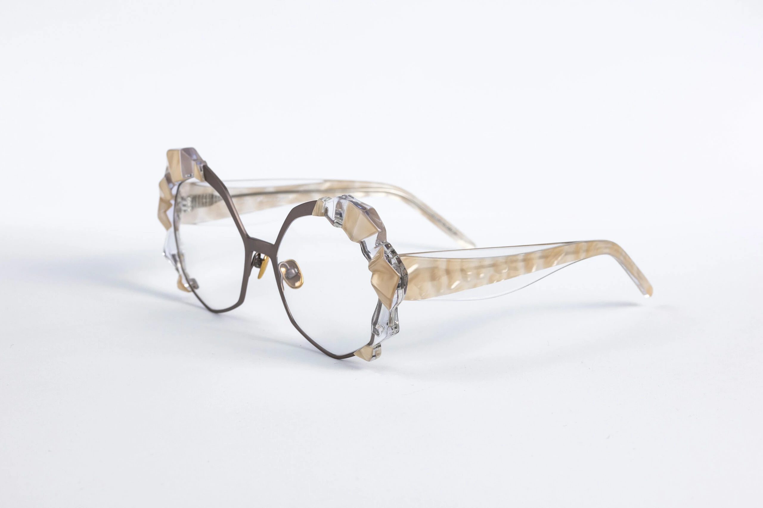 _V5A1941_002_DIECIDECIMI_GLASSTYLIST_Oscar_Mamoi_Oceania_04_