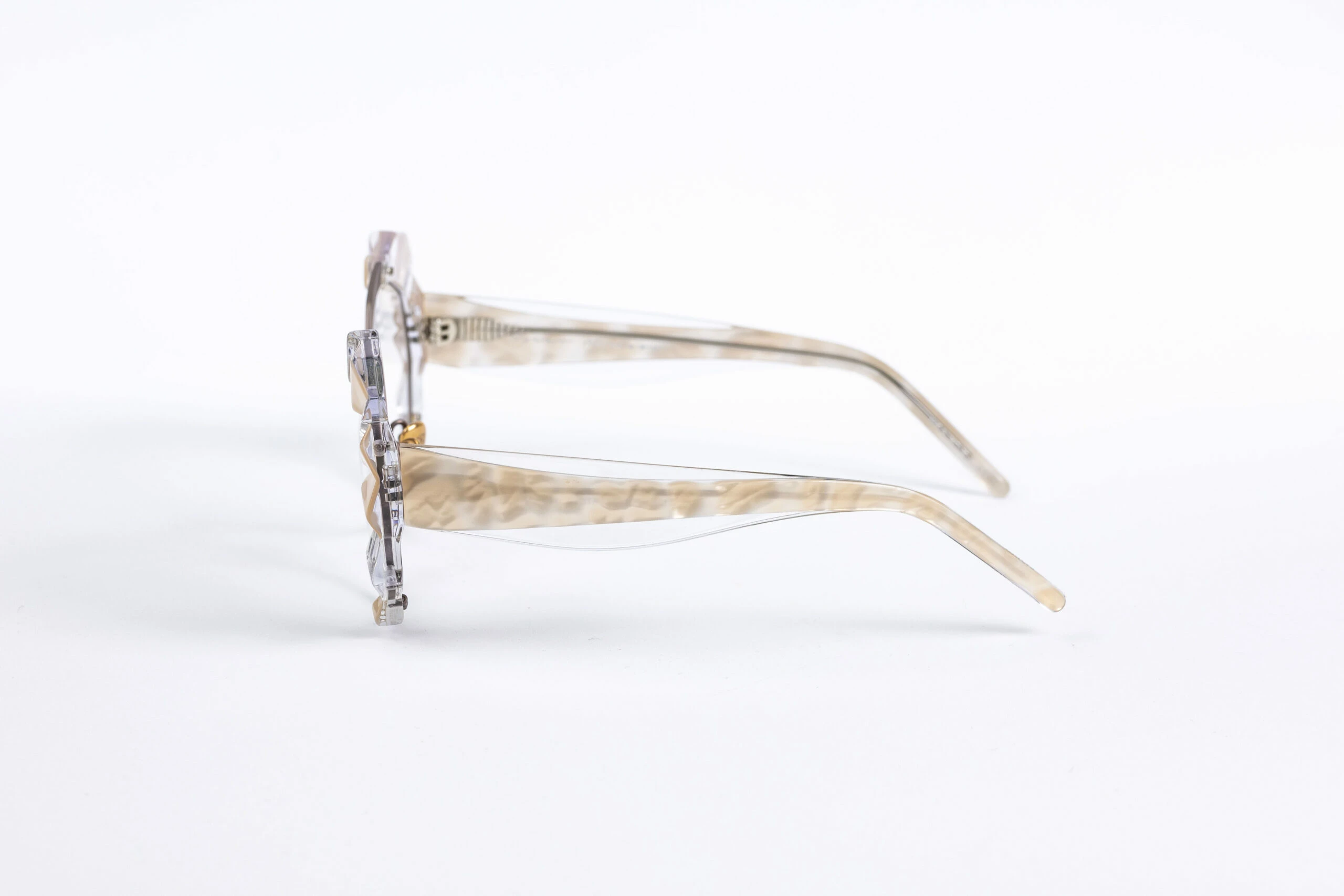 _V5A1943_003_DIECIDECIMI_GLASSTYLIST_Oscar_Mamoi_Oceania_04_