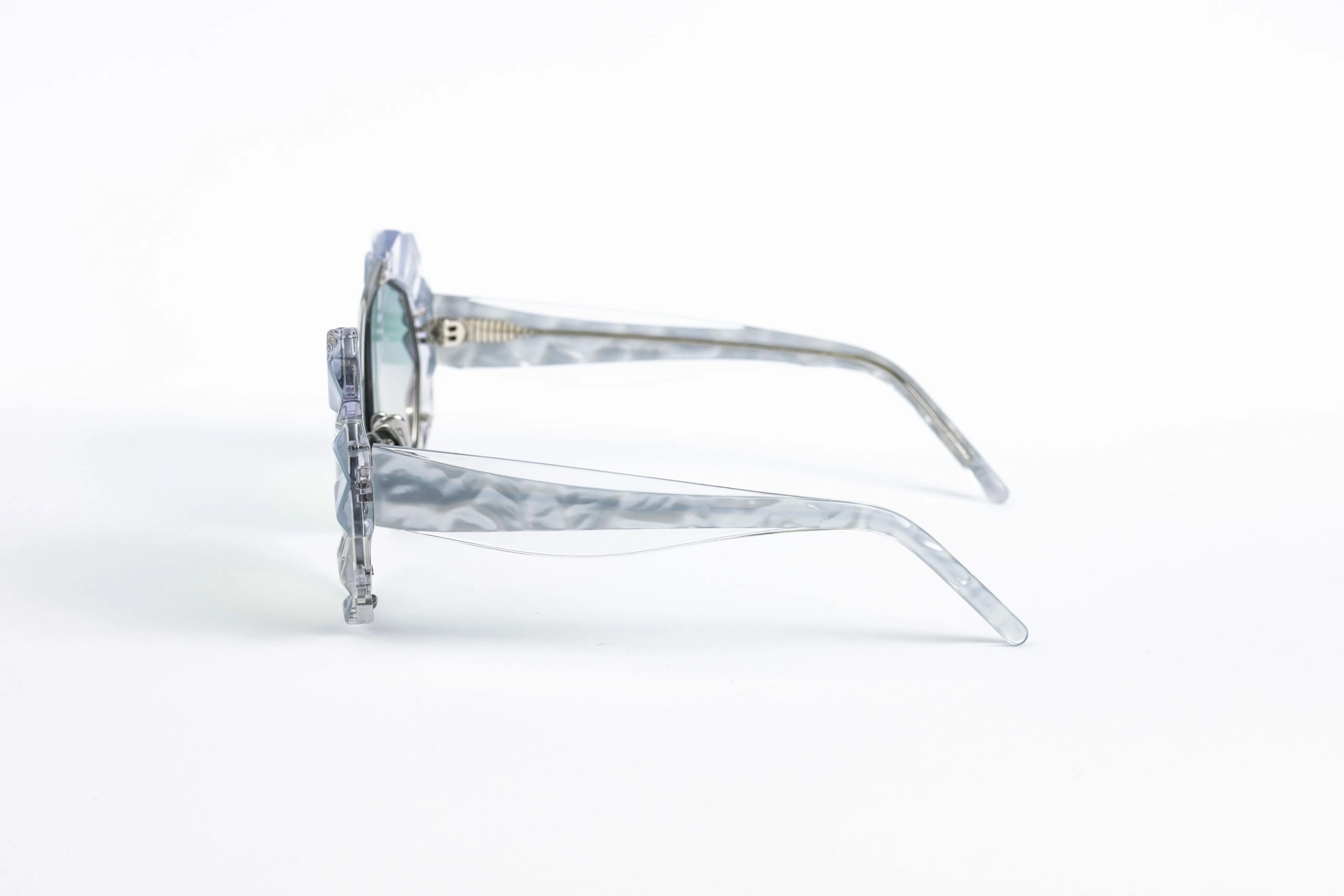 _V5A1947_003_DIECIDECIMI_GLASSTYLIST_Oscar_Mamoi_Oceania_03_