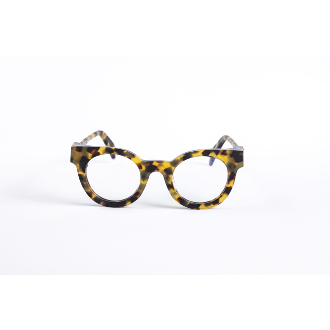 _V5A2060_001_DIECIDECIMI_GLASSTYLIST_SIENS_EYE_CODE_Creature_060_002_avana_