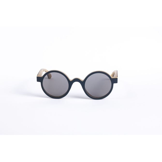 _V5A2087_001_DIECIDECIMI_GLASSTYLIST_Nina_Mur_Mobile_Vincent___