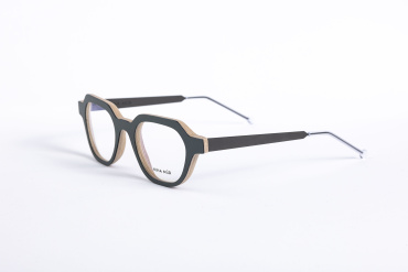 _V5A2093_002_DIECIDECIMI_GLASSTYLIST_Nina_Mur_Dario_Deep_Green_