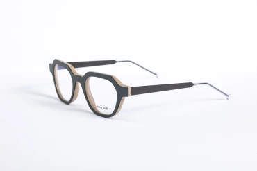 _V5A2093_002_DIECIDECIMI_GLASSTYLIST_Nina_Mur_Dario_Deep_Green_