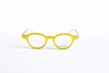 _V5A2094_001_DIECIDECIMI_GLASSTYLIST_Nina_Mur_Mamen_Yellow__