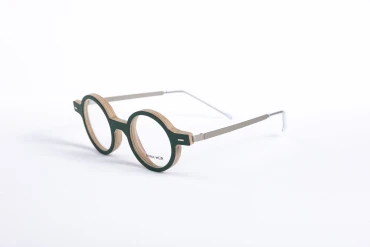 _V5A2099_002_DIECIDECIMI_GLASSTYLIST_Nina_Mur_Lolo_dark_green_