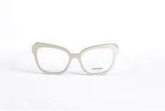 _V5A2100_001_DIECIDECIMI_GLASSTYLIST_Nina_Mur_Carla_warm_white__