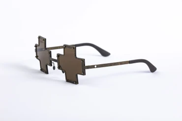 _V5A2149_002_DIECIDECIMI_GLASSTYLIST_LIO_Factory_IVM1077_C02__