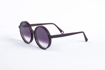 _V5A2183_002_DIECIDECIMI_GLASSTYLIST_LIO_LSP0272_C04__