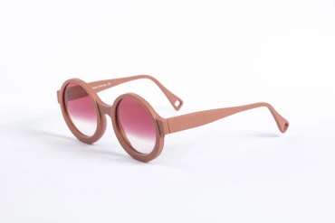 _V5A2191_002_DIECIDECIMI_GLASSTYLIST_LIO_LVP0254_C02__