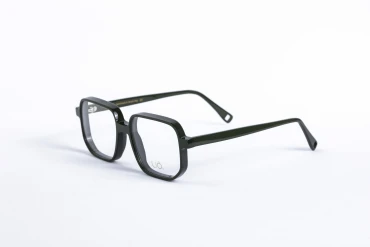 _V5A2217_002_DIECIDECIMI_GLASSTYLIST_LIO_LVP0268_C02__
