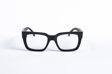 OSCAR_DIECIDECIMI_GLASSTYLIST_DANDY’S_ROUGH_OSCAR_NERO__