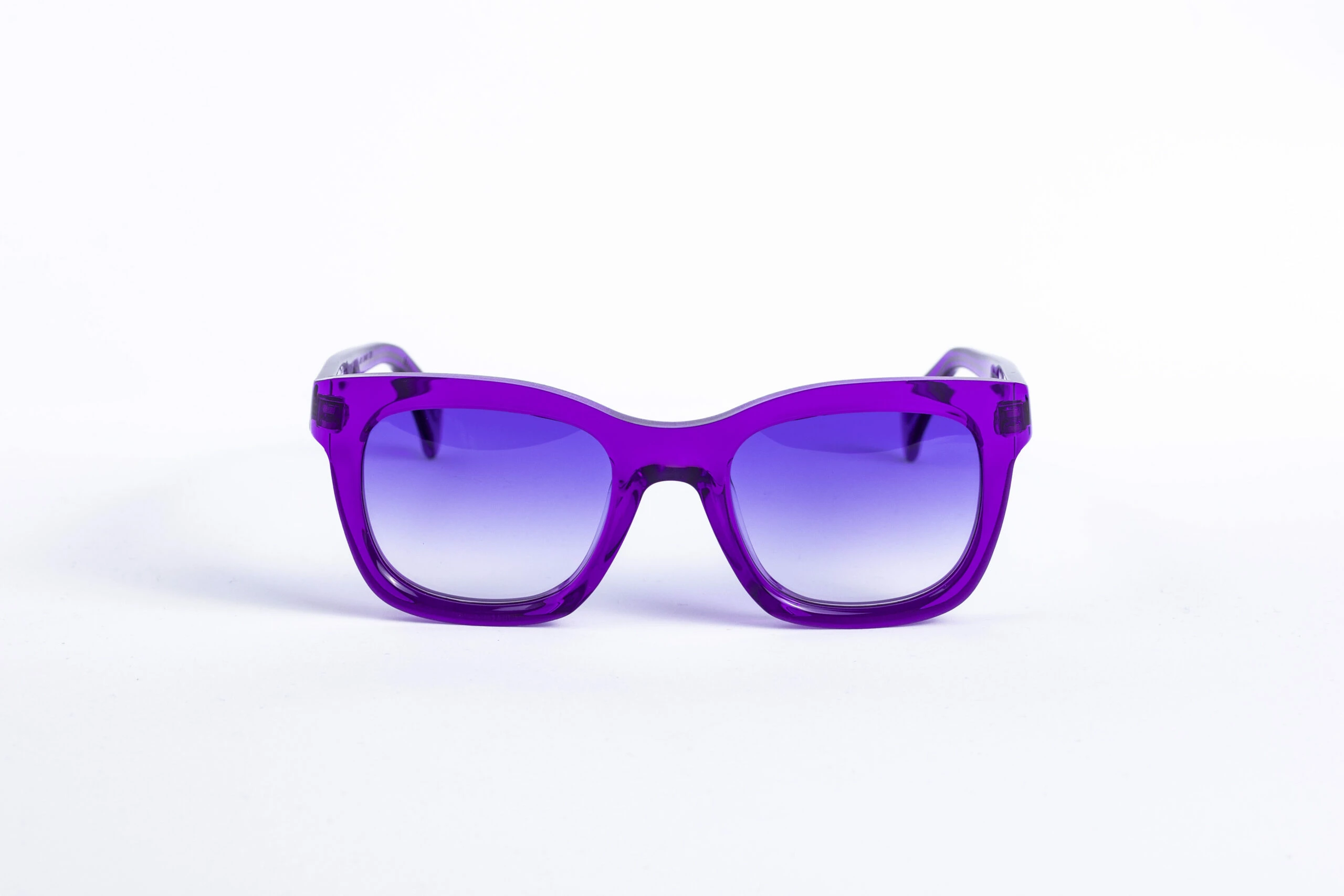 CARNABY_DIECIDECIMI_GLASSTYLIST_DANDY’S_CARNABY_VL15__