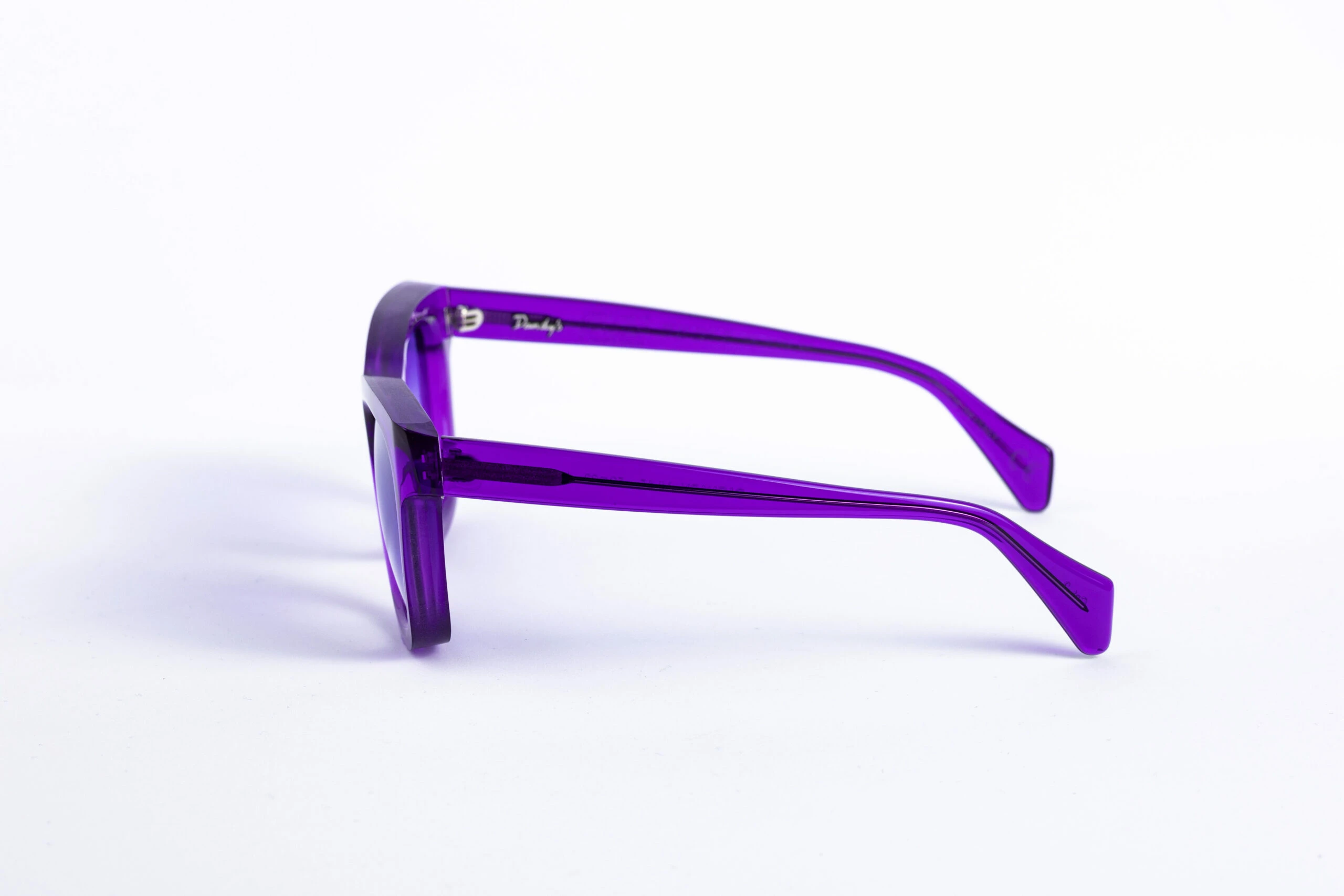 _V5A2320_003_DIECIDECIMI_GLASSTYLIST_DANDY’S_CARNABY_VL15__