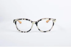 _V5A3569_001_DIECIDECIMI_GLASSTYLIST_W-EYE_YT_KENIA ERD ORANGE__