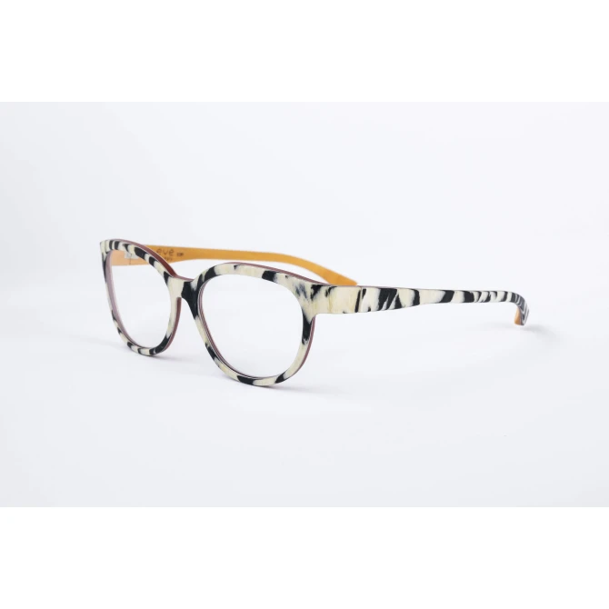 _V5A3572_002_DIECIDECIMI_GLASSTYLIST_W-EYE_YT_KENIA ERD ORANGE__