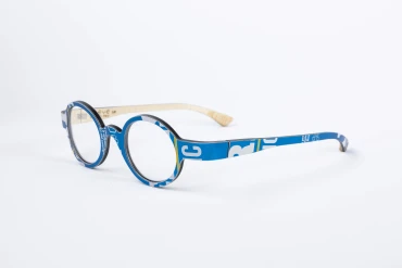 _V5A3589_002_DIECIDECIMI_GLASSTYLIST_W-EYE_Y12_CAN CERES BLUE__