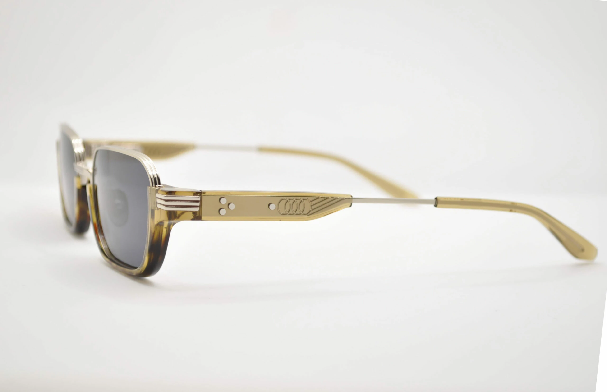 DIECIDECIMI_GLASSTYLIST_Unique Design Milano_CABRIO