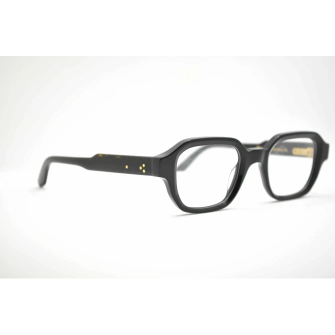 DIECIDECIMI_GLASSTYLIST_Unique-Design-Milano_Frame-37