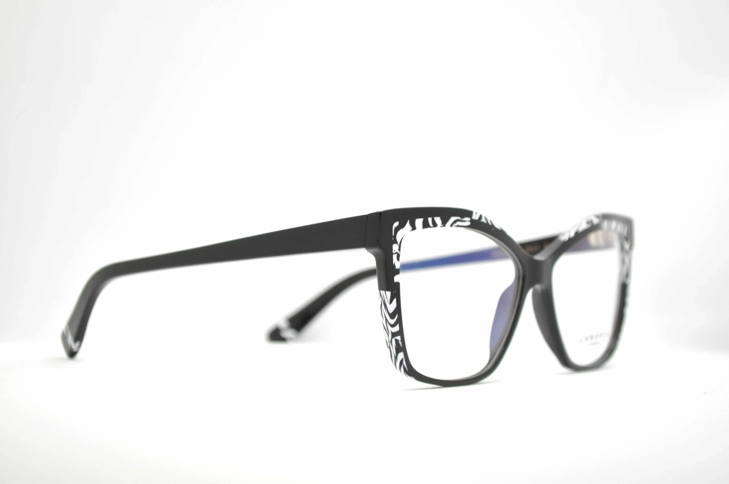 DIECIDECIMI_GLASSTYLIST__Lamarca__Fusioni_103_Nero-e-Bianco