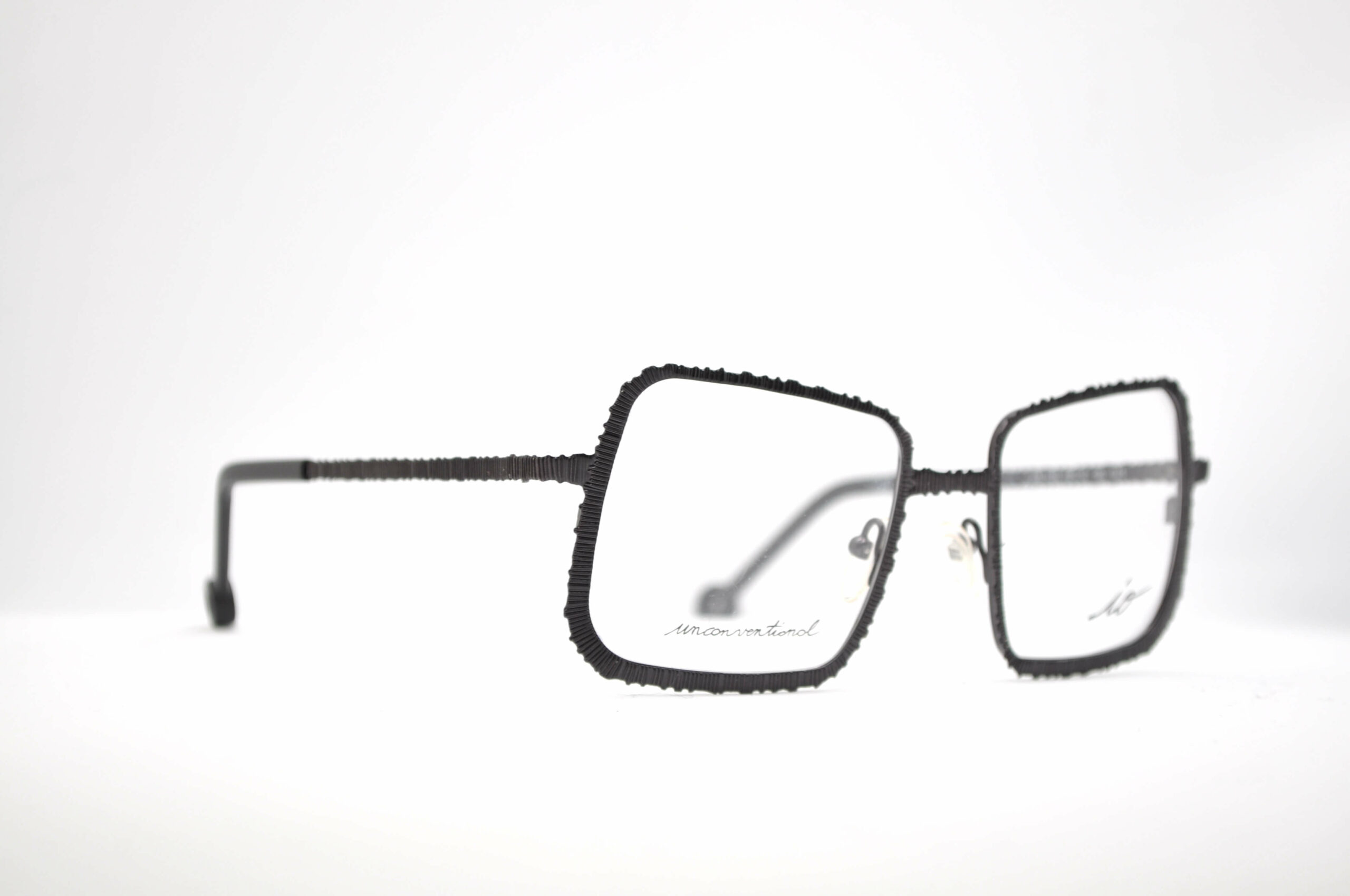 IECIDECIMI_GLASSTYLIST__Lio-Factory__Io_Nero