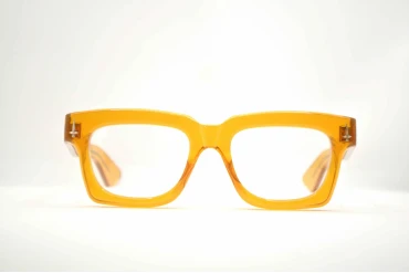 DIECIDECIMI_GLASSTYLIST__Pugnale-Eyewear__Attitude_Miele