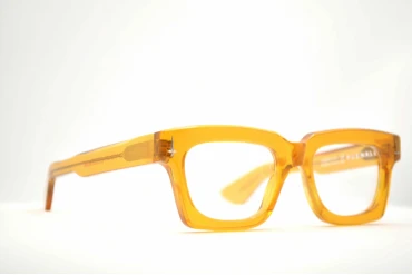 DIECIDECIMI_GLASSTYLIST__Pugnale-Eyewear__Attitude_Miele