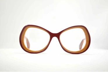 DIECIDECIMI_GLASSTYLIST__Pugnale-Eyewear__Queen_Mattone-e-Beige