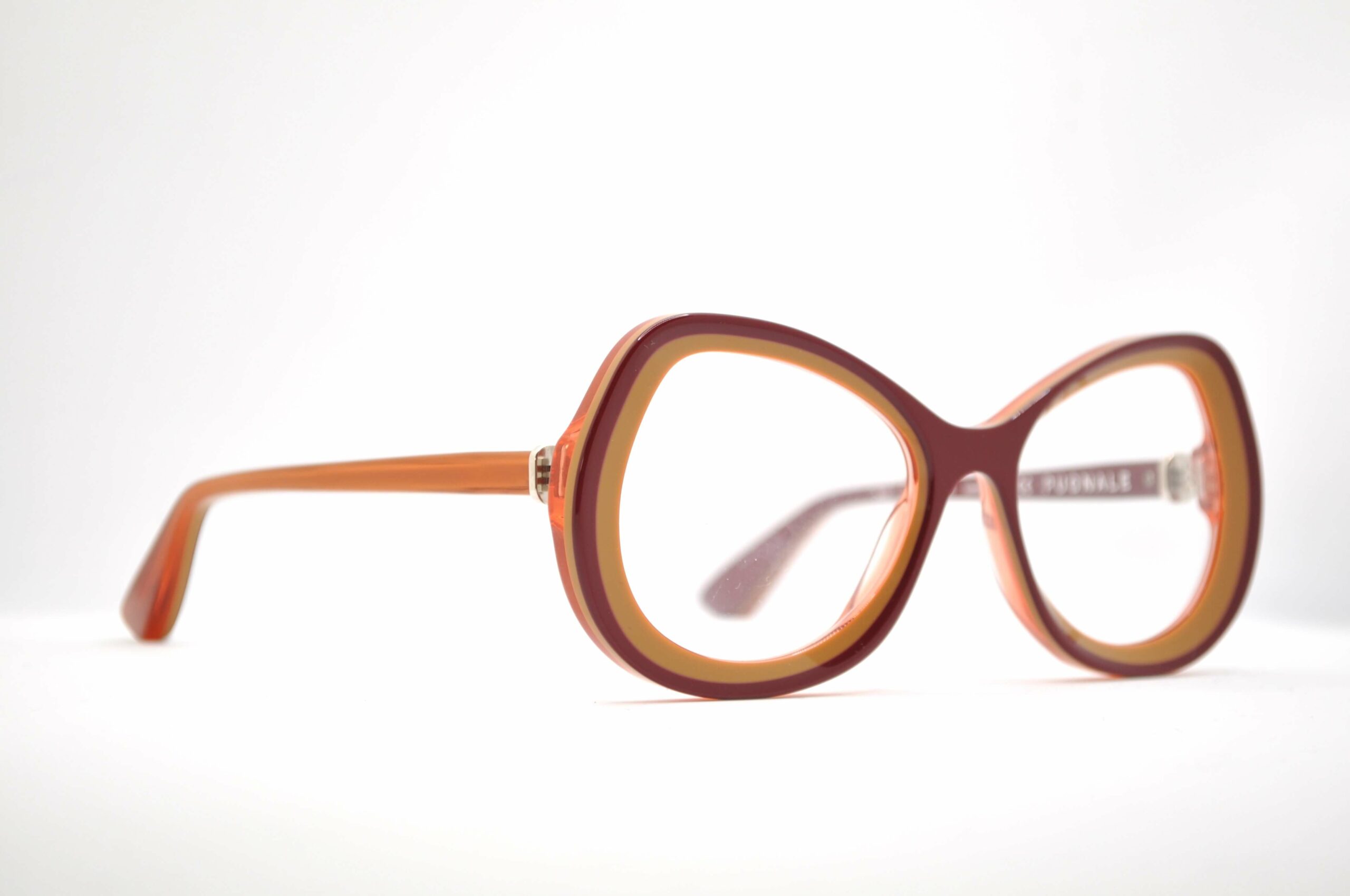 DIECIDECIMI_GLASSTYLIST__Pugnale-Eyewear__Queen_Mattone-e-Beige