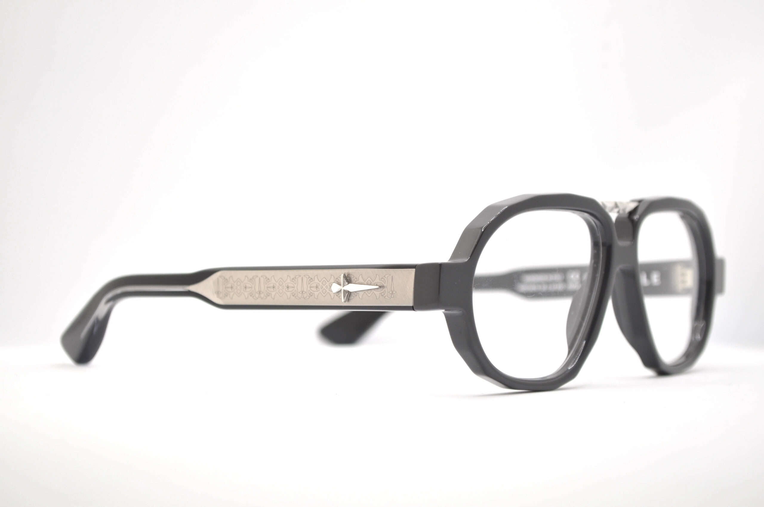 DIECIDECIMI_GLASSTYLIST__Pugnale-Eyewear__Happiness_Ner