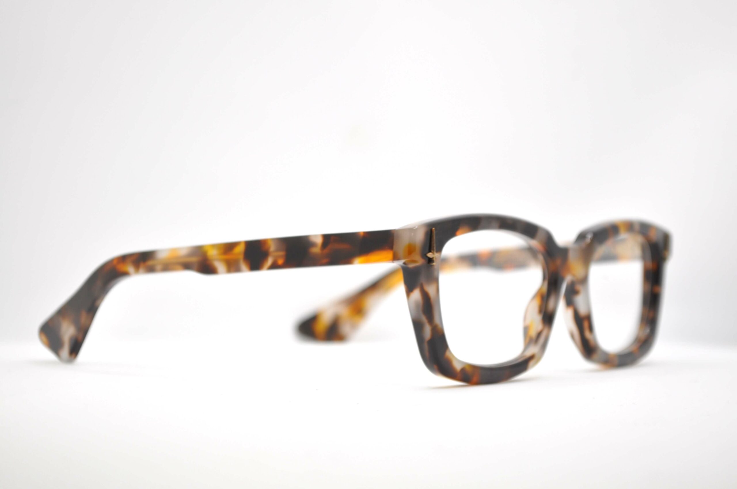 DIECIDECIMI_GLASSTYLIST__Pugnale-Eyewear__Start_Tartaruga