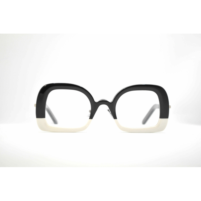 DIECIDECIMI_GLASSTYLIST__Pugnale-Eyewear__Up-Side-Down_Bianco-e-Nero