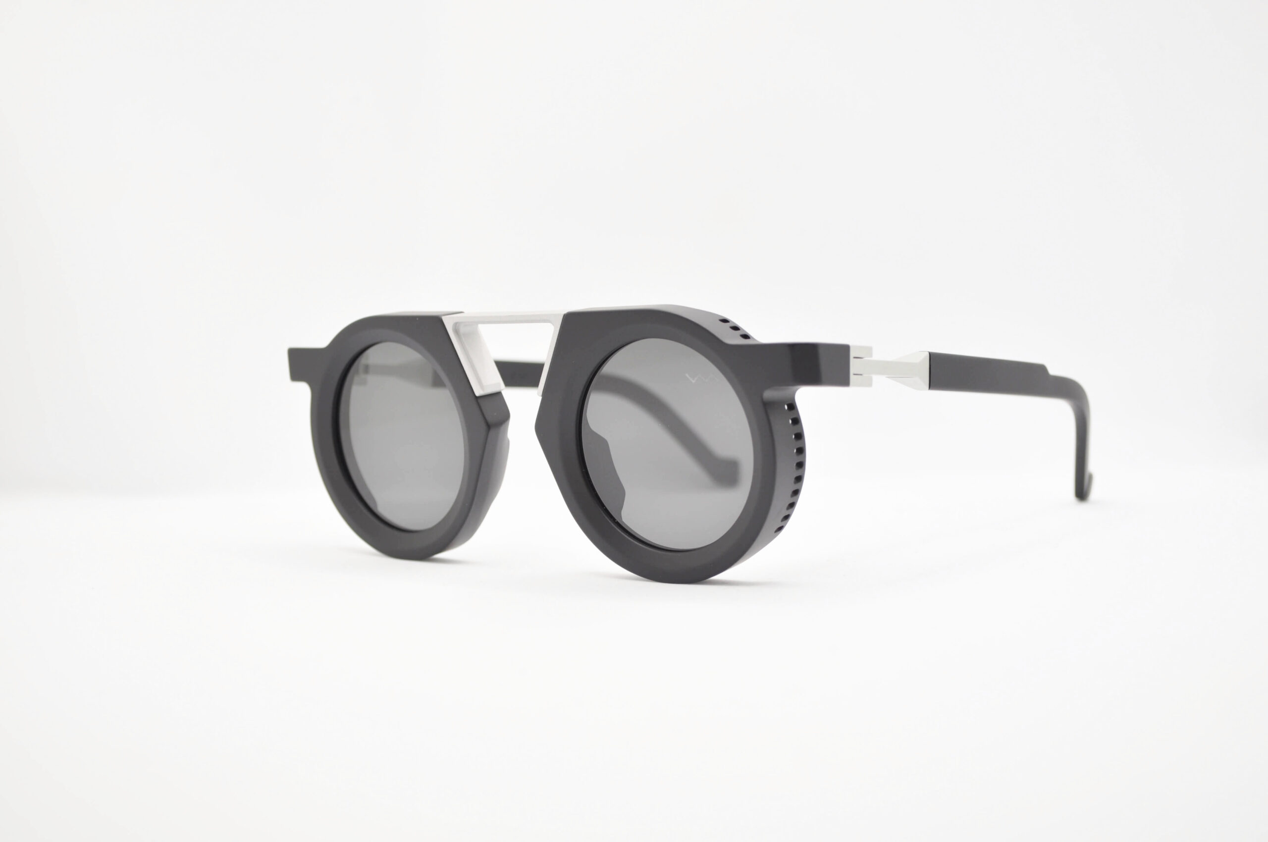 DIECIDECIMI_GLASSTYLIST_Vava_BL0045_White Label_Black Matte