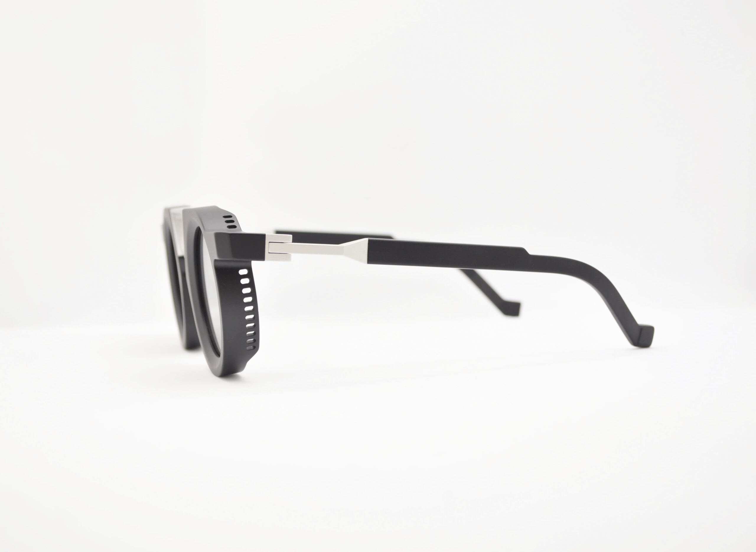 DIECIDECIMI_GLASSTYLIST_Vava_BL0045_White Label_Black Matte