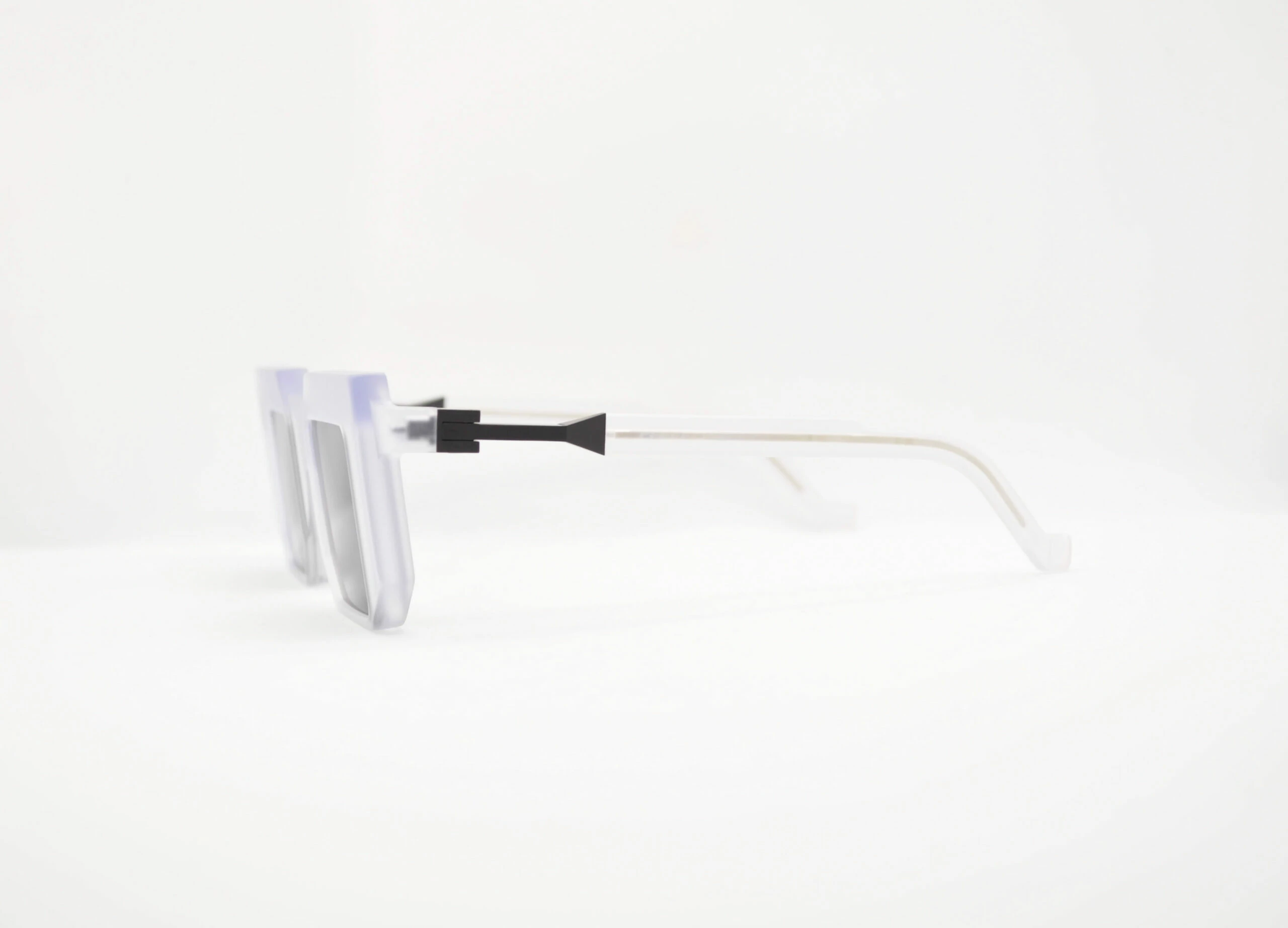 DIECIDECIMI_GLASSTYLIST_Vava_BL0010_Black Label_Crystal Matte