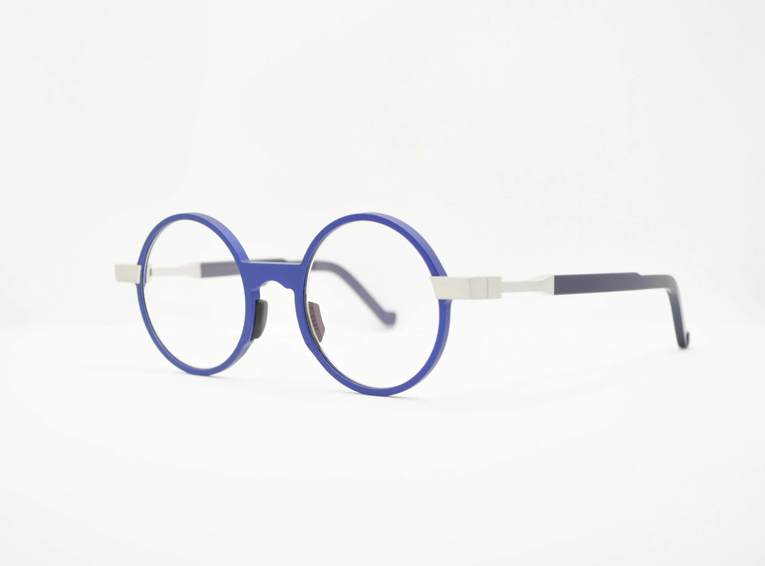 DIECIDECIMI_GLASSTYLIST_Vava_WL0015_White Label_Blue