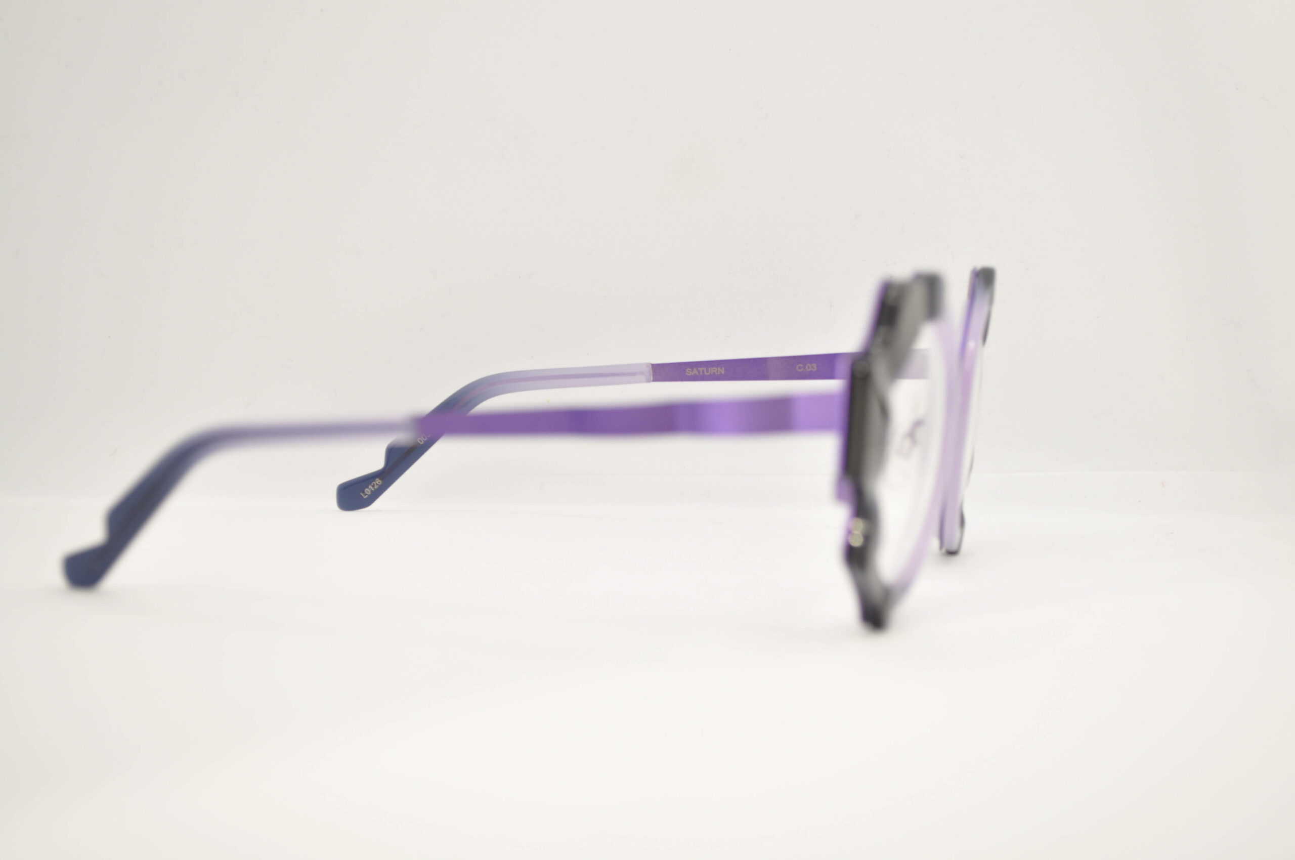 DIECIDECIMI_GLASSTYLIST_Oscar Mamooi_Saturn__Porpora